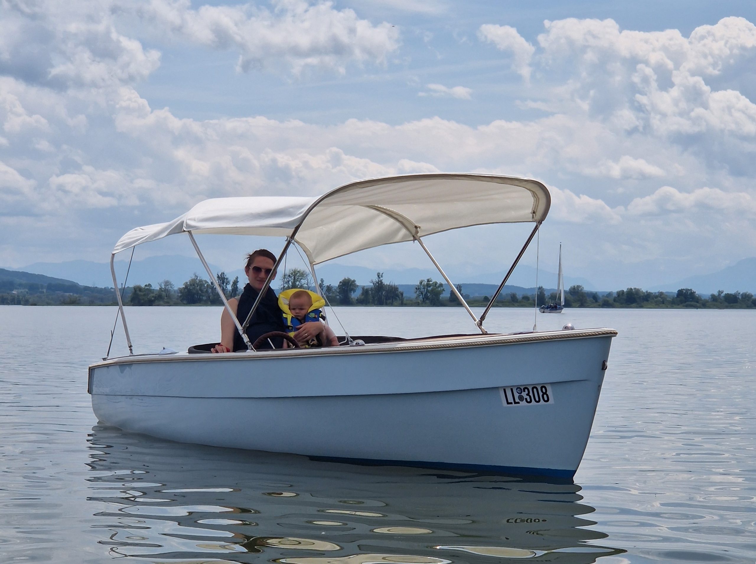 Sofortgutschein Luxus-Elektroboot Cloud 5 – Bild 3